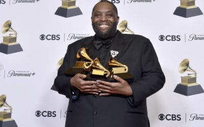 El rapero y activista Killer Mike experimentó un giro inesperado de eventos el domingo durante la ceremonia de los Grammy, donde fue arrestado después de asegurarse tres premios, marcando su regreso triunfal después de más de dos décadas.