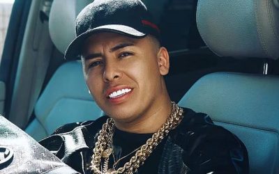 El artista urbano conocido como "Bayron Fire", cuyo verdadero nombre es Bayron Muñoz, realizó un acto de generosidad al obsequiar una vivienda a una bombera que perdió la suya mientras luchaba contra los incendios en la Región de Valparaíso.