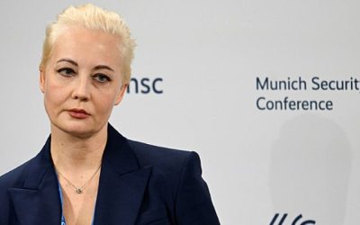 La viuda del fallecido líder opositor ruso, Alexey Navalny, ha acusado al presidente de Rusia, Vladimir Putin, de comportarse de manera inhumana al negarse a liberar el cuerpo de su esposo.