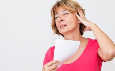 Cuando se pregunta sobre la menopausia, es común escuchar que es el momento en que una mujer deja de menstruar y pierde la capacidad de concebir hijos. Aunque esta definición es válida en cierta medida, tiene sus matices.