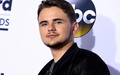Prince Michael Jackson III, conocido como Bigi o "Blanket", el hijo de 22 años de Michael Jackson, ha llevado a su abuela a los tribunales para evitar que utilice los fondos del patrimonio de su padre en sus disputas legales con los administradores del catálogo.
