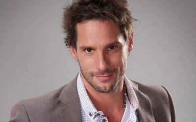 El año pasado, el actor chileno Gonzalo Valenzuela fue acusado de abuso sexual por una mujer identificada como Karla Rocha.