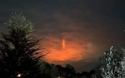 Un peculiar fenómeno atmosférico sorprendió a los residentes de la región de la Araucanía durante el pasado fin de semana largo, en particular durante la noche del sábado 30 de marzo, cuando una intensa luz roja iluminó el cielo de manera estática durante casi 10 minutos.
