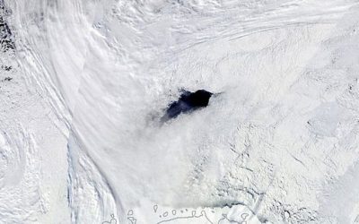 Un equipo de investigadores de la Universidad de Southampton, en Inglaterra, logró descifrar el complejo conjunto de eventos que llevó a la formación de un enorme agujero en el hielo marino de la Antártida, inicialmente detectado hace medio siglo.