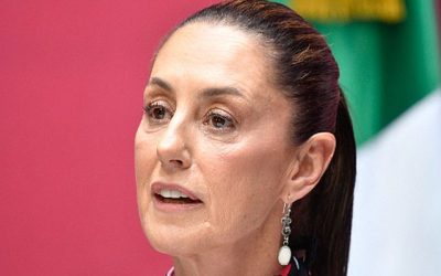 La candidata Claudia Sheinbaum (Morena-PT-PVEM) lidera las encuestas de la carrera presidencial en México con un 56.9% de aceptación entre los votantes, superando por 22.6 puntos a Xóchitl Gálvez (PAN-PRI-PRD), quien cuenta con un 31.2% de popularidad, y a Jorge Álvarez Máynez (Movimiento Ciudadano), que tiene un 11.9% de apoyo.