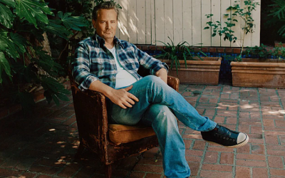La investigación sobre la muerte de Matthew Perry, conocido por su papel en Friends, ha tomado un giro inesperado al revelar indicios de una red de drogas en Hollywood.