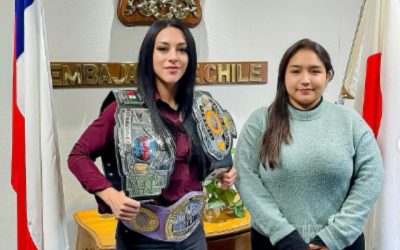 Cónsul de Chile en Japón es criticada en redes sociales por su vestimenta