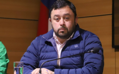 Cunco tiene un nuevo alcalde titular, Gustavo Arellano Seguel, elegido por los concejales para asumir el cargo de manera temporal hasta la designación de un nuevo jefe comunal.