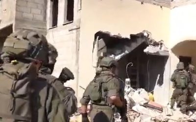 Así lo confirmó en una rueda de prensa a los medios el portavoz castrense, el contralmirante Daniel Hagari, quien además de Issa dijo que el líder del cuartel general de ayuda de combate de Hamás en Gaza, Ghazi Abu Tamaa, también falleció en el ataque.