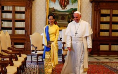 Francisco y Aung San Suu Kyi