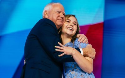 Tim Walz acepta nominación demócrata para vicepresidencia de EE.UU