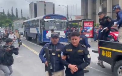 Guatemala detiene a 25 policías por tráfico de migrantes