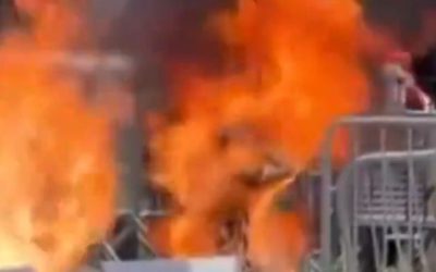 Hombre se prende fuego
