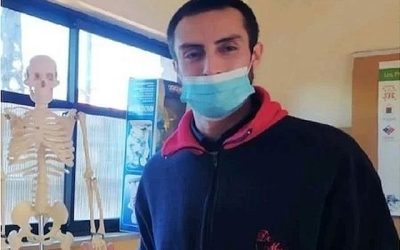 Los estudiantes del Cuarto Medio A del Colegio de María de Talca demostraron un acto de generosidad al donar el dinero que habían ahorrado para su gira de estudios a uno de sus profesores que perdió su casa en un incendio.