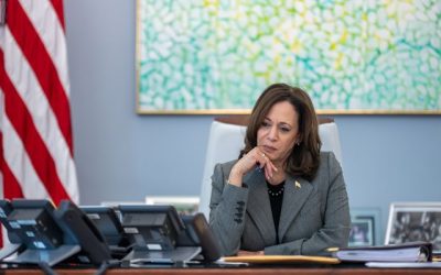 Vicepresidenta de EE.UU. se reúne con líder de Israel para solicitar un alto al fuego inmediato