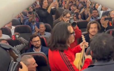 Los Bunkers sorprenden a pasajeros con show improvisado en pleno vuelo a Iquique