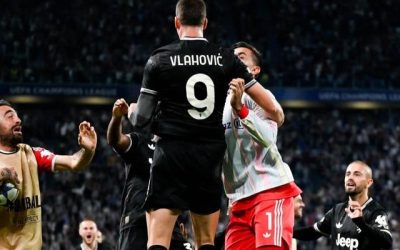 Los jugadores de la Juventus celebran el empate agónico ante Dortmund