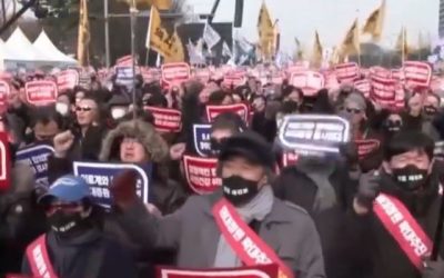Gobierno sur coreano inició suspensión de licencias a médicos en huelga