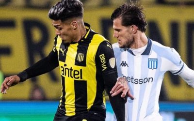Peñarol vs Racing por la Copa Libertadores.