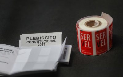 Durante el plebiscito de salida constitucional del 17 de diciembre, los partidos políticos gastaron un total de $5.351.128.664. En esta consulta, la opción "En contra" de una nueva Constitución prevaleció sobre la opción "A favor".