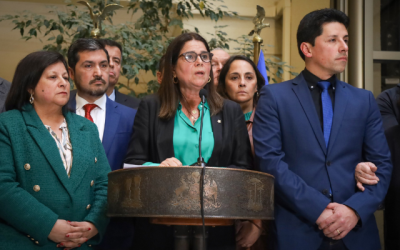 Fotografía de bancada de parlamentarios de RN