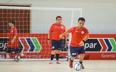 La Roja de talla baja