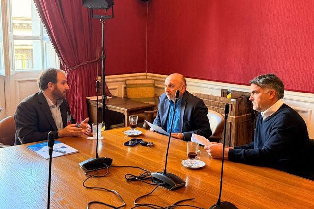 Senadores Macaya y Castro y Alcalde Luksic