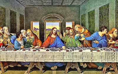 Según los Evangelios, en la tarde del jueves antes de Pascua, durante su última cena con los apóstoles, Jesús instituyó la Eucaristía como parte de la comida ritual judía de Pesaj, esto fue lo que comieron en la última cena.