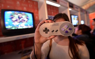 Primer ministro de Francia utiliza condón y Nintendo como llamado a votar