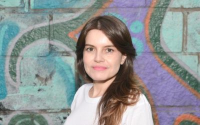 Candidata a concejala, Lorena Escobar, levanta su secreto bancario.