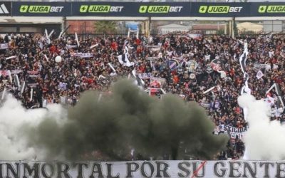 Arenganzo realizado el día de hoy en el Estadio Monumental. (foto: X/barrabrava_net)