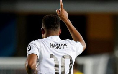 Kylian Mbappé celebra uno de sus goles en la goleada del Real Madrid sobre el Kairat Almaty por Champions League.