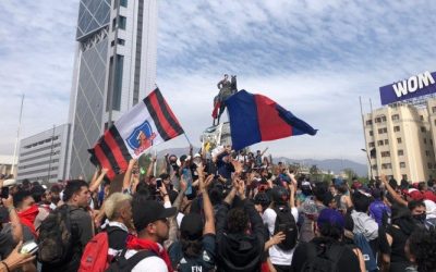 Hinchas de Colo Colo y Universidad de Chile juntos.