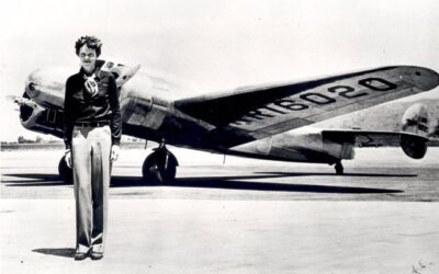 Amelia Earhart, una destacada piloto estadounidense, desapareció en las aguas del Océano Pacífico el 2 de julio de 1937, creando uno de los enigmas más persistentes en la historia de la aviación.
