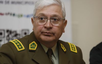 Un grupo de círculos de Carabineros en retiro expresaron hoy su respaldo al general Ricardo Yáñez, máxima autoridad de la institución, ante el anuncio de su formalización programada para el 7 de mayo por su presunta implicación en eventos ocurridos durante el estallido social.