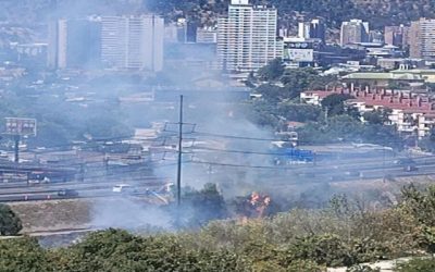 Foto vía X del Bomberos de Santiago adaptada con herramientas digitales