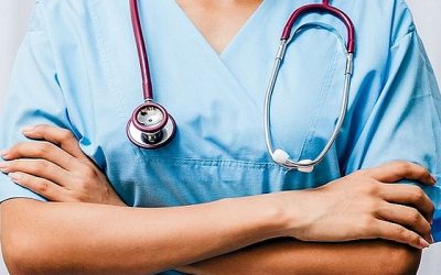 Según un estudio observacional liderado por la Universidad de California en Los Ángeles (EE. UU.) y publicado en Annals of Internal Medicine, los pacientes tratados por médicas podrían tener tasas de mortalidad y reingresos hospitalarios menores, especialmente las mujeres.