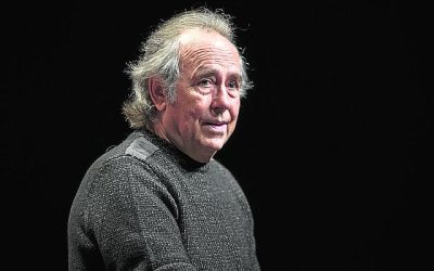 El cantautor catalán Joan Manuel Serrat ha sido galardonado con el Premio Princesa de Asturias de las Artes 2024, en reconocimiento a su trayectoria artística que trasciende la música.